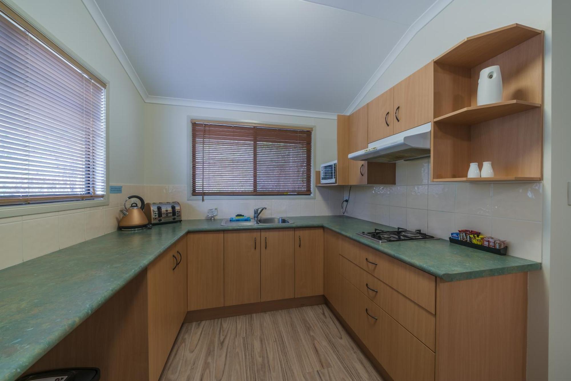 Capricorn Caves Holiday park 3*